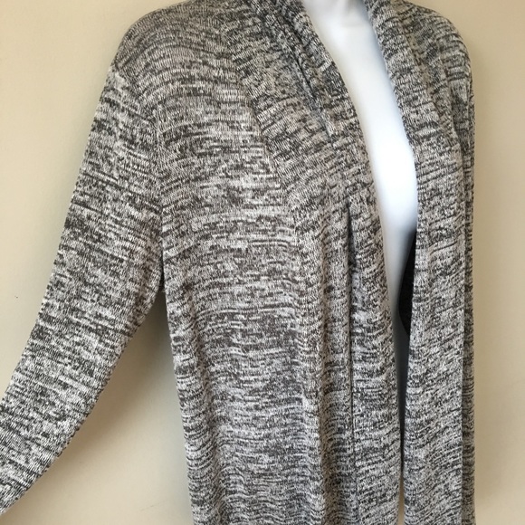 ⚡️Sale ⚡️NWOT. Dark Gray & White Cardigan - Picture 3 of 6
